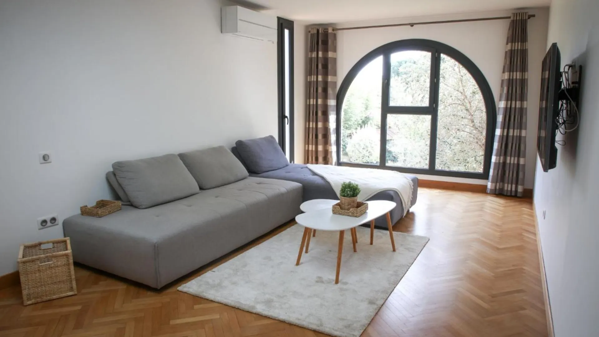 Spacious Apartment Of 90 M2 In Tuluza